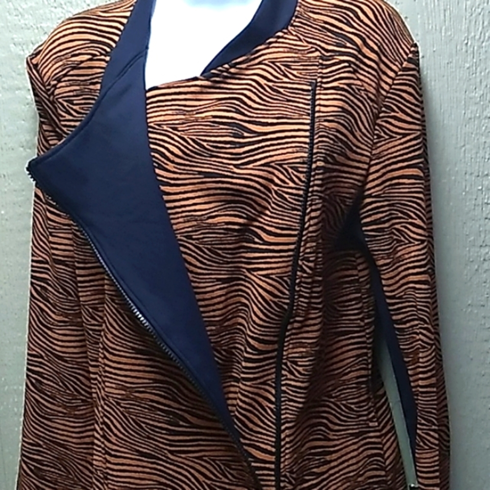 Statement Jacket! - image 3